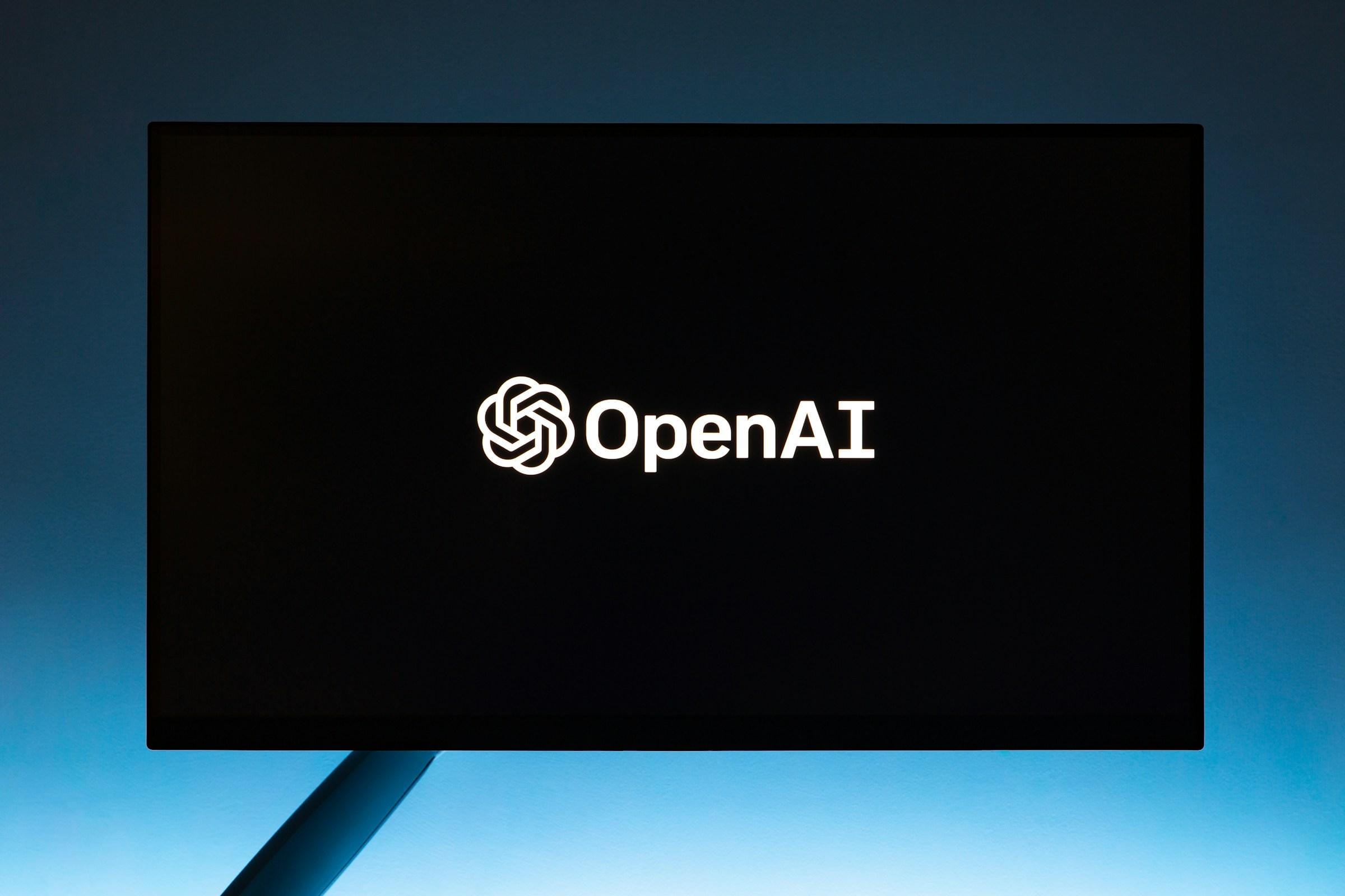 Microsoft e Apple se afastam do conselho da OpenAI. Revelações surpreendentes sobre as 5 principais transformações do mercado de IA.