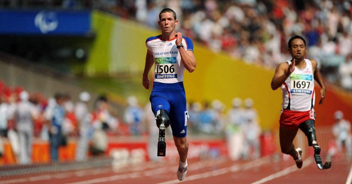 O Astronauta João McFall se Prepara para Voar nos Paralímpicos de Paris. 1 O Astronauta João McFall se Prepara para Voar nos Paralímpicos de Paris.