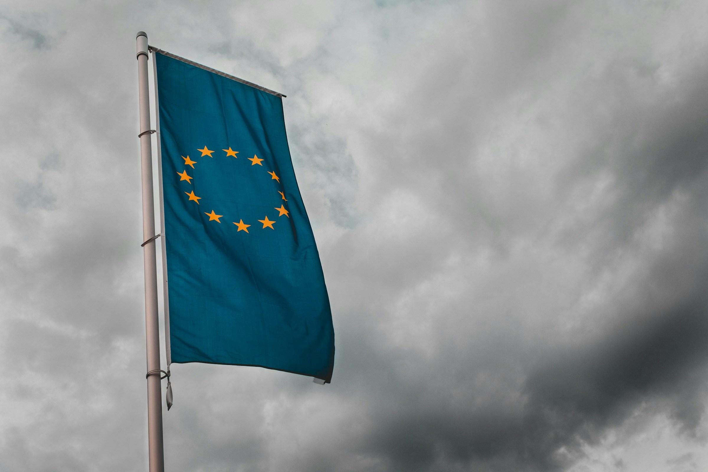 Gigantes da tecnologia pedem regulação ágil de IA na UE. 1 Gigantes da tecnologia pedem regulação ágil de IA na UE.