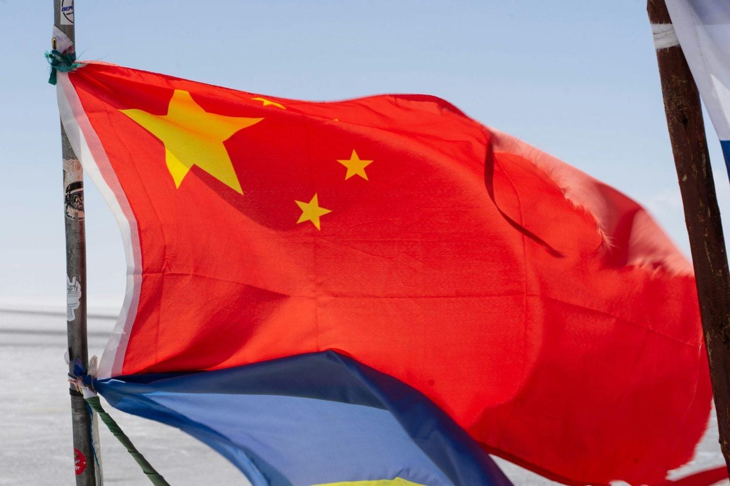 AGI e a Rivalidade Tech EUA-China: Um Novo Capítulo. 1 AGI e a Rivalidade Tech EUA-China: Um Novo Capítulo.