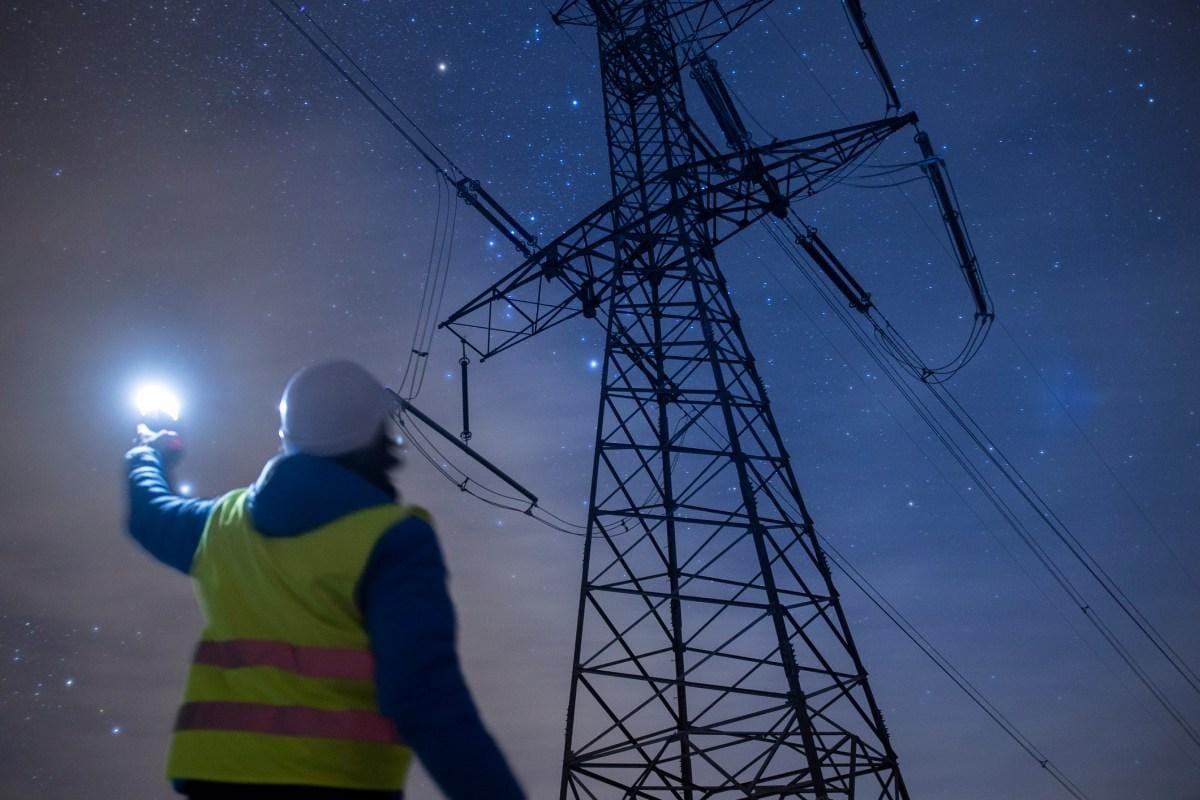 Centrais de dados podem desestabilizar a rede elétrica dos EUA. 1 Centrais de dados podem desestabilizar a rede elétrica dos EUA.