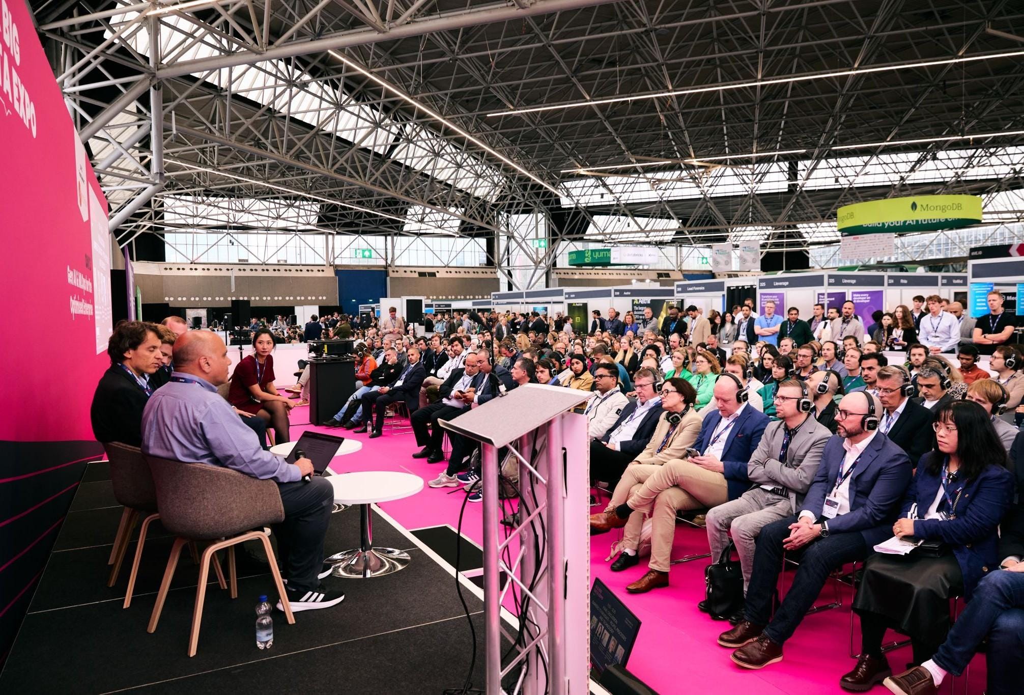 Transformando Big Data em Insights em Grandes Eventos. 1 Transformando Big Data em Insights em Grandes Eventos.