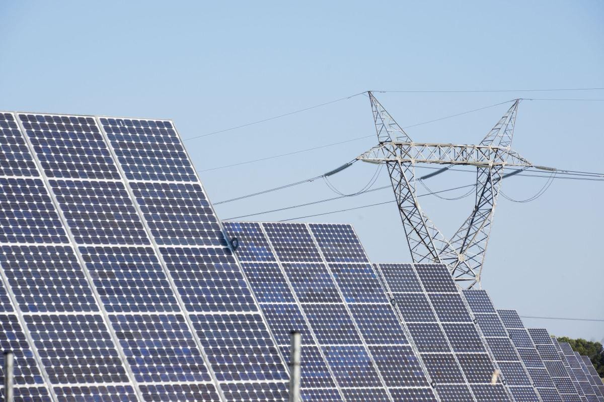 Energia solar impulsiona Microsoft com 475 MW para IA.